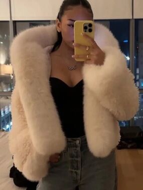 Plush Cream Teddy Jacket with Oversized Collar - Women